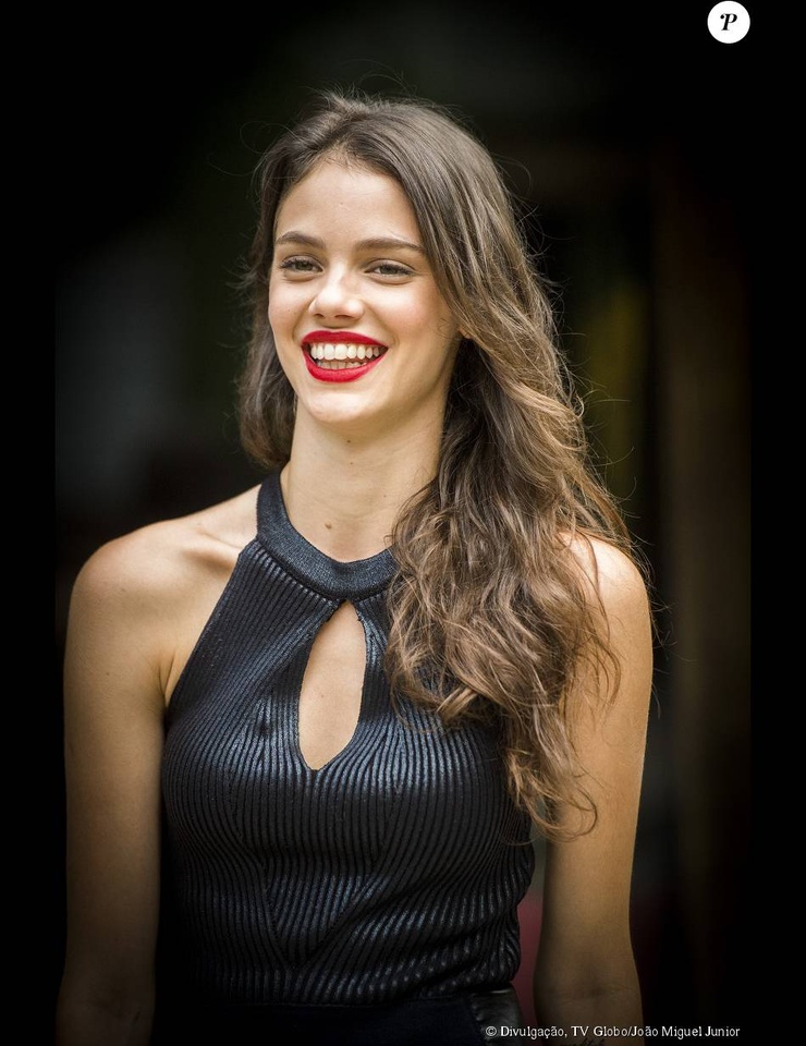 Laura Neiva Laura Neiva