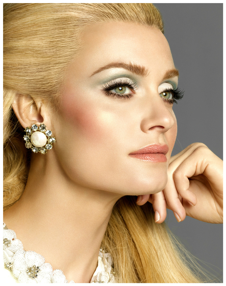 Amber Valletta Amber Valletta