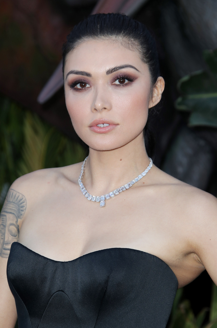 Daniella Pineda Daniella Pineda