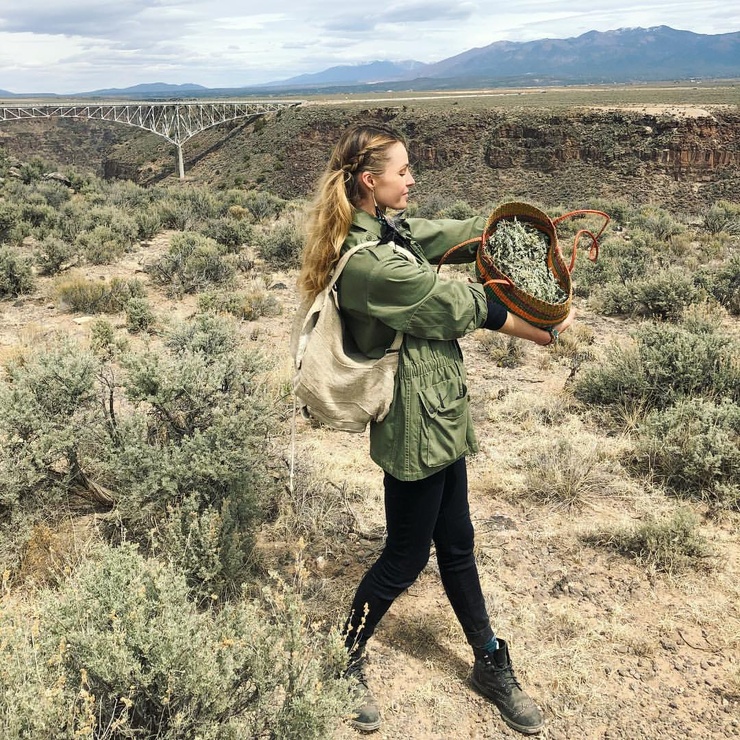 Valentina Zelyaeva Valentina Zelyaeva