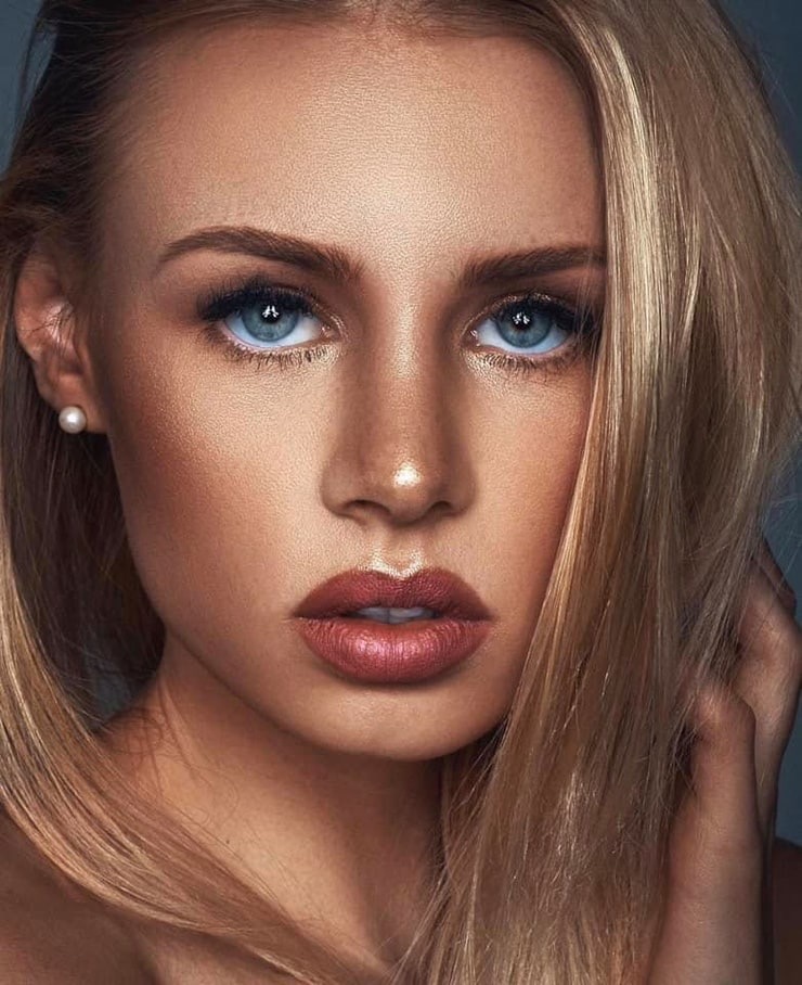 Maren Tschinkel. Maren Tschinkel.