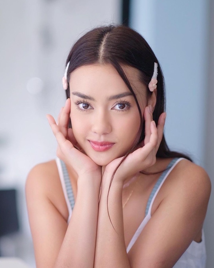 Amanda Obdam Amanda Obdam