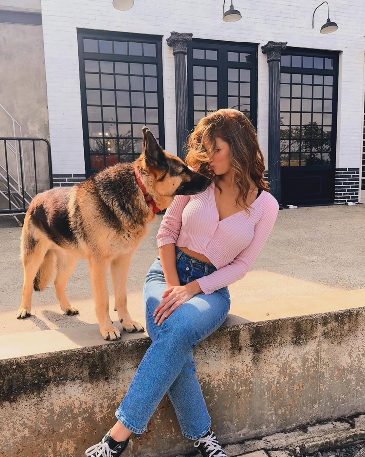 Emily Deyt Aysage Emily Deyt Aysage