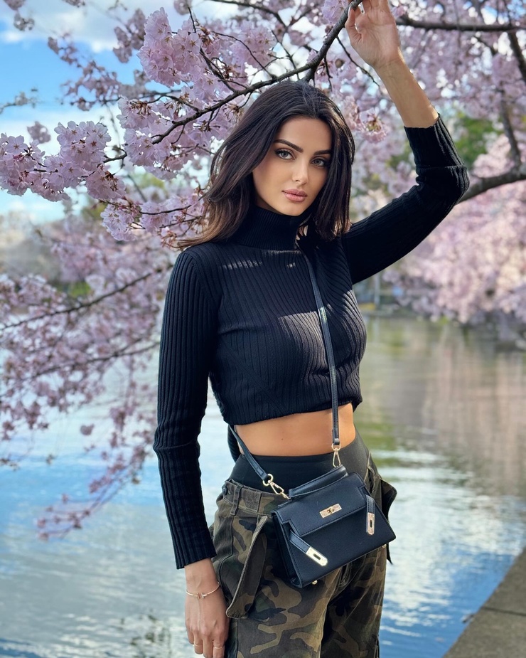 Mahlagha Jaberi Mahlagha Jaberi