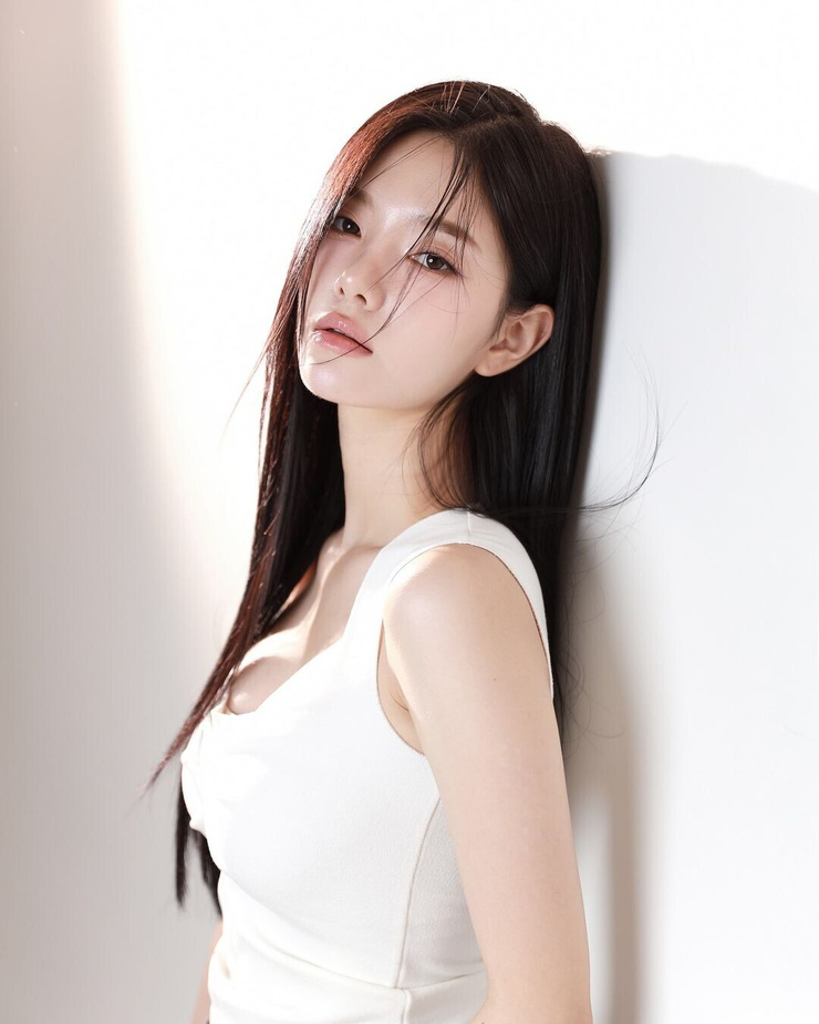 Na-yeon Lee Na-yeon Lee