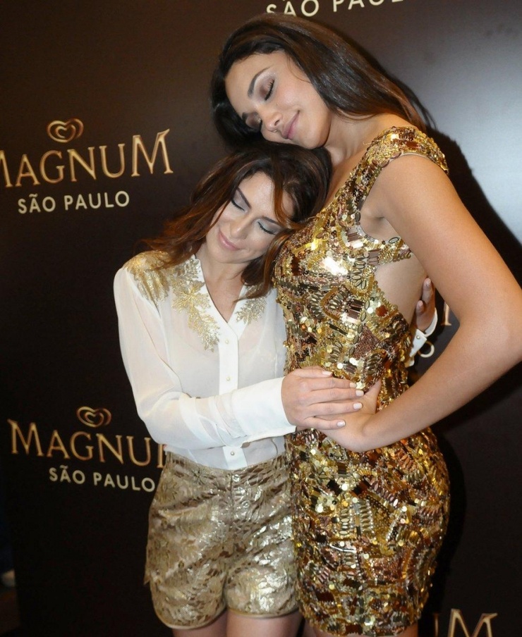 Débora Nascimento Débora Nascimento