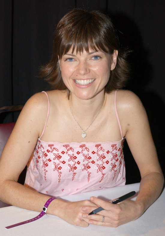 Nicole de Boer Nicole de Boer