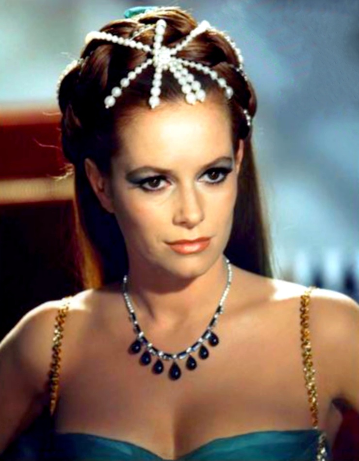 Luciana Paluzzi Luciana Paluzzi
