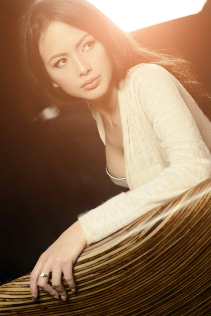 Ellen Adarna Ellen Adarna