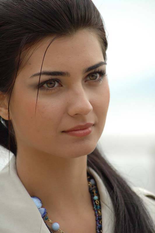 Tuba Büyüküstün Tuba Büyüküstün