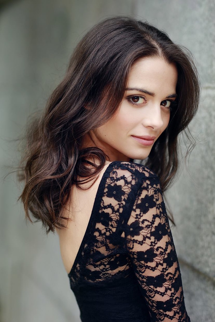 Stephanie Leonidas Stephanie Leonidas