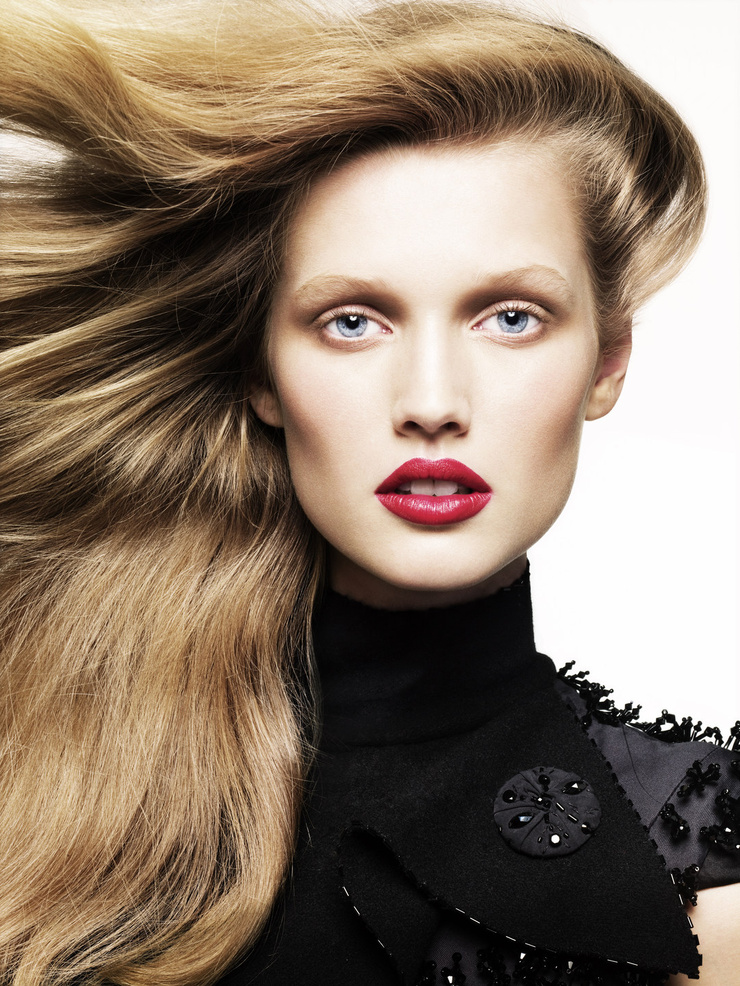 Toni Garrn Toni Garrn