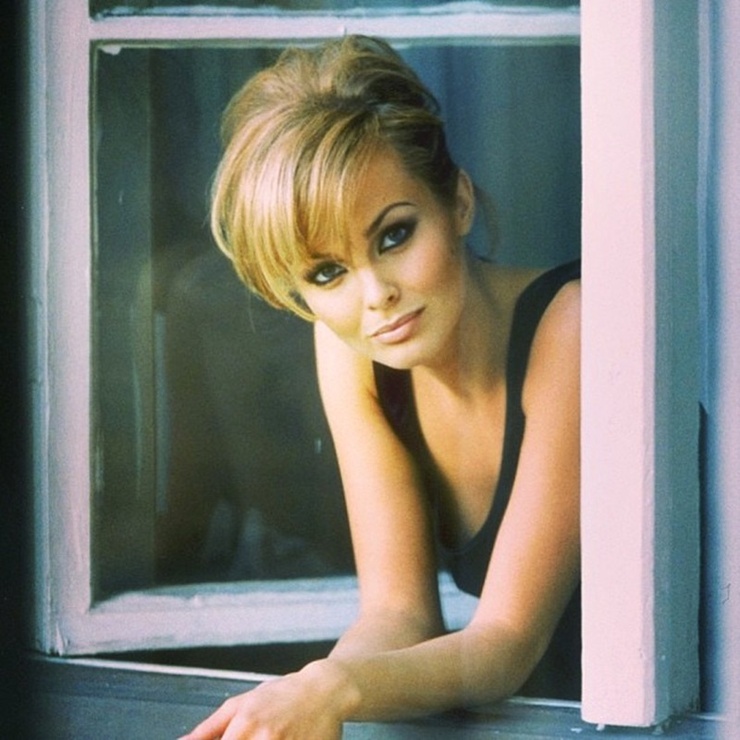 Izabella Scorupco Izabella Scorupco