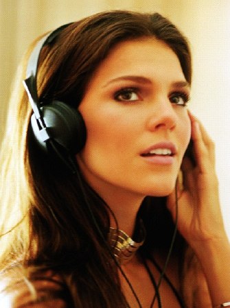 Daniella Sarahyba Daniella Sarahyba