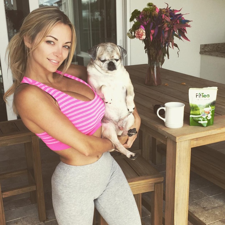 Lindsey Pelas Lindsey Pelas