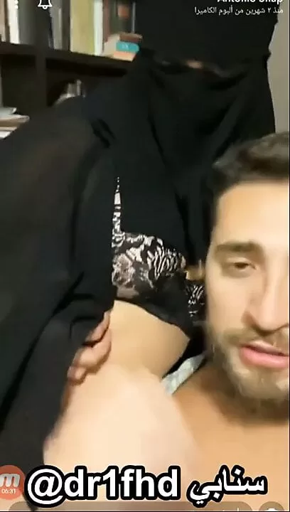 Arab threesome in niqab