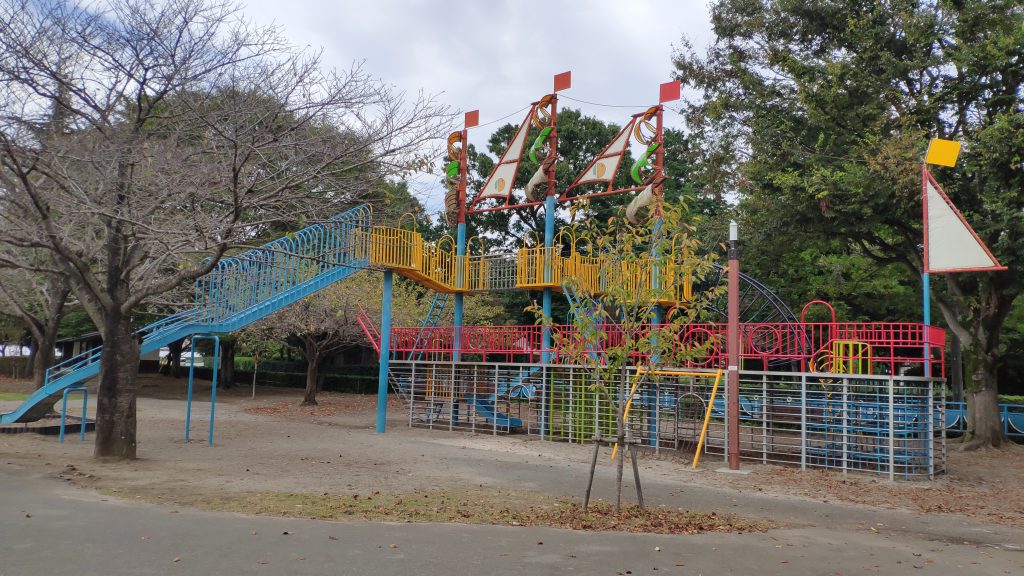 小さい子どもに人気の舟形遊具/ネーブルパーク(茨城県/古河市)