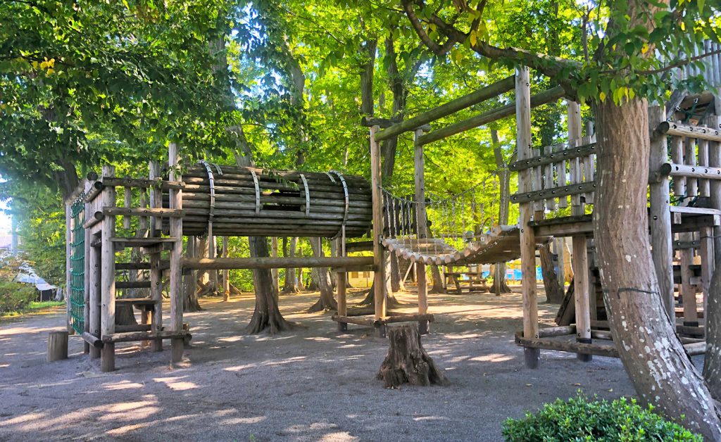 森の中のアスレチック/小塚山フィールドアスレチック(千葉県市川市)