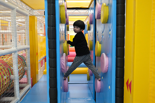 キッズパーク「クライミングウォール」│宿泊レポ/蓼科グランドホテル滝の湯(長野県/茅野市)