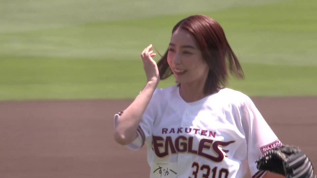 宇垣美里 楽天xヤクルト 始球式 17