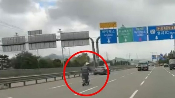 img_b27518131d47ba9c3660b1fc2504a64f49705