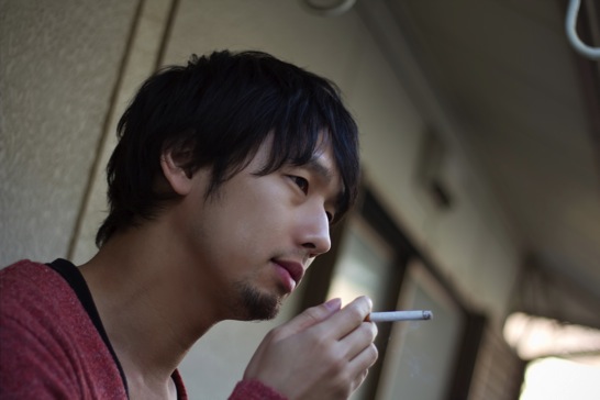 tabako-suuhito.jpg タバコを吸う男性