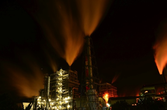 koujoumoe-howaito.jpg 工場夜景色温度