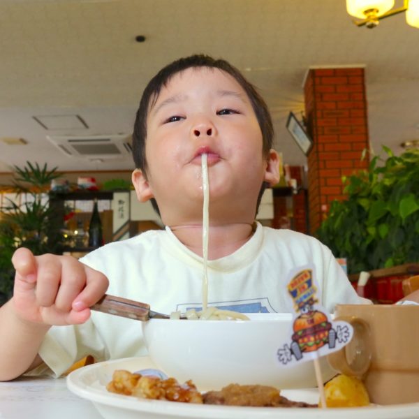 お子様そばセット(594円)