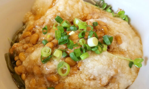 牧志「ちょーでーぐぁ」でツルリさっぱり・冷やし月桃麺納豆山芋すば