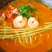 那覇・天久「麺処 てぃあんだー」で琉球海老そば+ニンニク高麗古酒(コーレーグース)