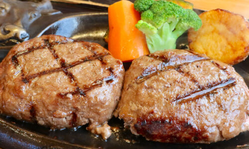 静岡に来たらハンバーグ!「さわやか」のげんこつハンバーグを塩で食べる!