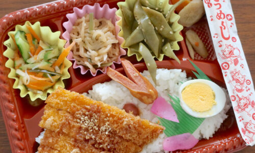 浦添高校の目の前にある「こーこー家」の450円弁当