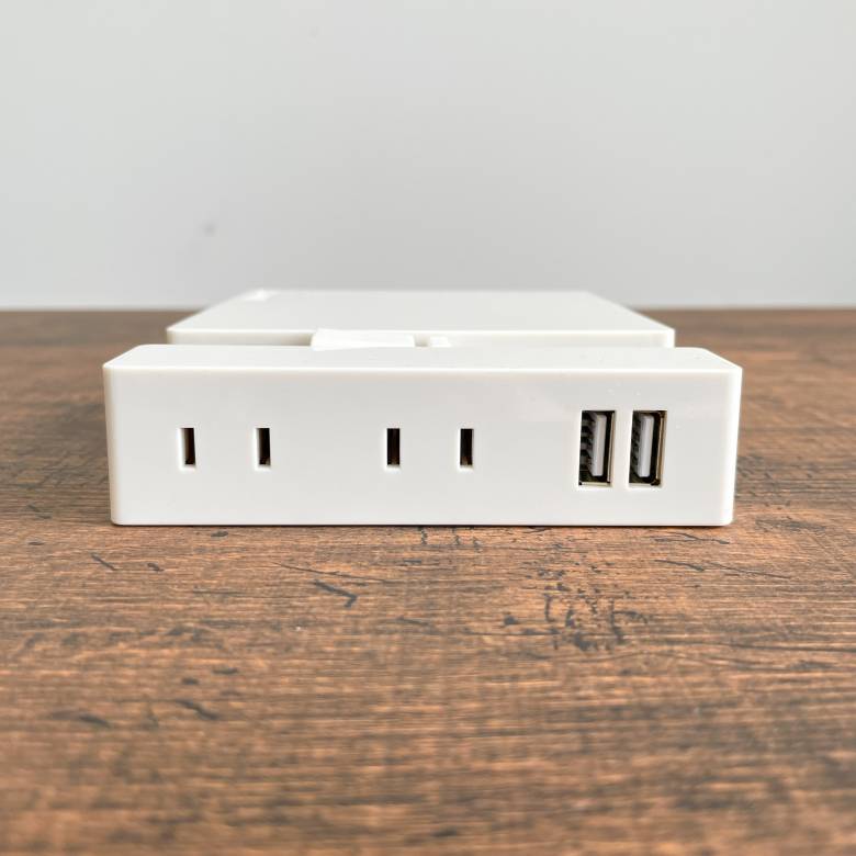 CUsBEは100VコンセントとUSB-Aポート搭載