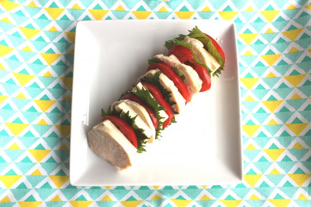 塩麹鶏ハムのカプレーゼ風 1 塩麹鶏ハムのカプレーゼ風 torihamu3 塩麹鶏ハムのカプレーゼ風