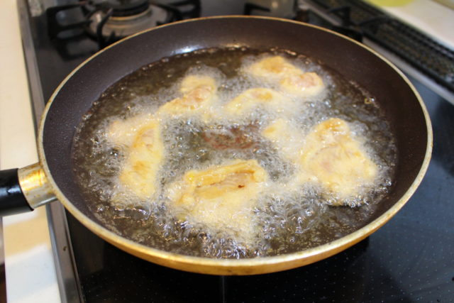 人気の節約!鶏むね肉のジューシー唐揚げのフライパンレシピ。下味10分で簡単!柔らかくする3つのコツ 15 人気の節約!鶏むね肉のジューシー唐揚げのフライパンレシピ。下味10分で簡単!柔らかくする3つのコツ IMG 8795 人気の節約!鶏むね肉のジューシー唐揚げのフライパンレシピ。下味10分で簡単!柔らかくする3つのコツ