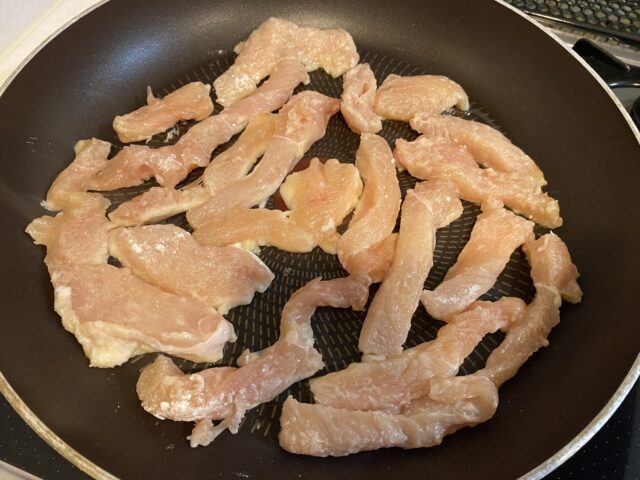 節約作り置きレシピ。鶏むね肉とピーマンのてりてり甘酢炒めの作り方。 6 節約作り置きレシピ。鶏むね肉とピーマンのてりてり甘酢炒めの作り方。 AD44F5F1 F15B 4094 88E4 5C413FCC45F9 節約作り置きレシピ。鶏むね肉とピーマンのてりてり甘酢炒めの作り方。