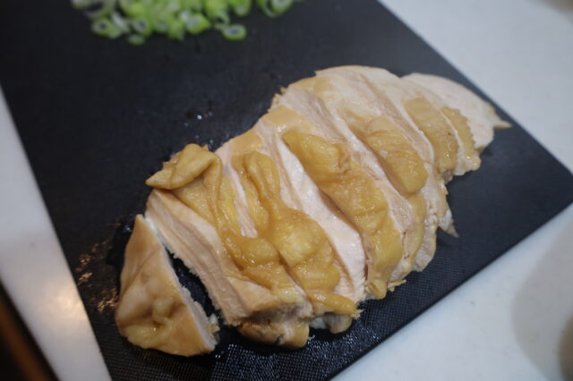 レンジでしっとりやわらか!ピリ辛よだれどりの簡単作り方。やみつき香味だれが絶品レシピ。 6 レンジでしっとりやわらか!ピリ辛よだれどりの簡単作り方。やみつき香味だれが絶品レシピ。 IMG 3617 レンジでしっとりやわらか!ピリ辛よだれどりの簡単作り方。やみつき香味だれが絶品レシピ。