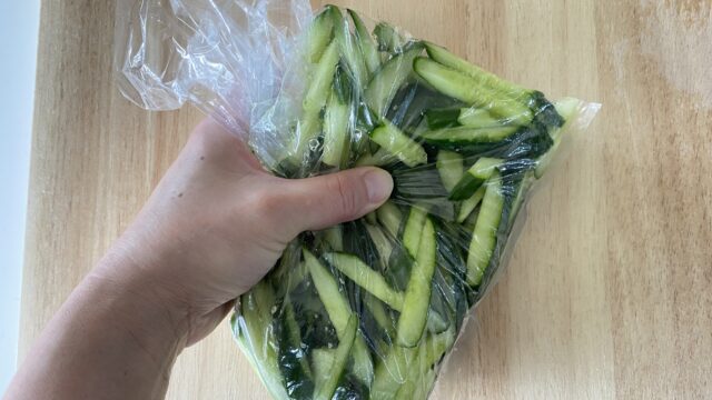 簡単常備菜ぽりぽり食べやすい浅漬け。きゅうり南蛮 5 簡単常備菜ぽりぽり食べやすい浅漬け。きゅうり南蛮 76C7A075 A61E 4E55 A651 07B59BB3DA27 簡単常備菜ぽりぽり食べやすい浅漬け。きゅうり南蛮