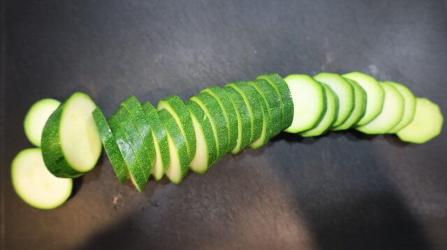 材料3つ!人気作り置きおかず。ズッキーニのめんつゆごま油漬け 3 材料3つ!人気作り置きおかず。ズッキーニのめんつゆごま油漬け IMG 6572 材料3つ!人気作り置きおかず。ズッキーニのめんつゆごま油漬け