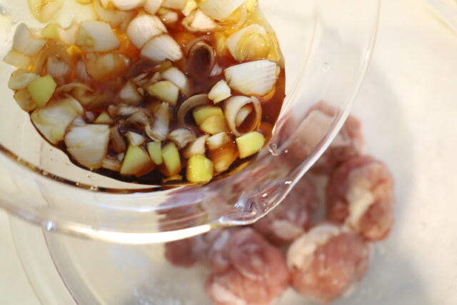 てりてりねぎだれ豚肉ボールのレンジで簡単レシピ。 5 てりてりねぎだれ豚肉ボールのレンジで簡単レシピ。 IMG 0101 てりてりねぎだれ豚肉ボールのレンジで簡単レシピ。