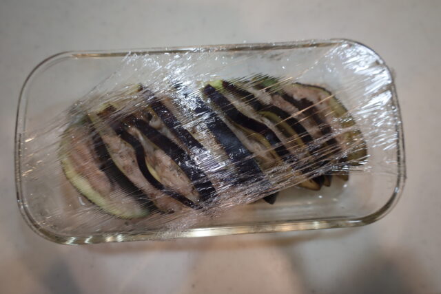 なすと豚肉のかさね蒸し「やみつきねぎだれ」レンジで簡単作り方。 6 なすと豚肉のかさね蒸し「やみつきねぎだれ」レンジで簡単作り方。 IMG 0432 なすと豚肉のかさね蒸し「やみつきねぎだれ」レンジで簡単作り方。