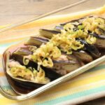 なすと豚肉のかさね蒸し「やみつきねぎだれ」レンジで簡単作り方。