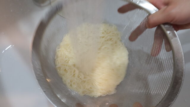 ニラがシャキシャキ!節約レシピ!やみつき絶品そうめんチャンプルーの豚肉で簡単作り方。 5 ニラがシャキシャキ!節約レシピ!やみつき絶品そうめんチャンプルーの豚肉で簡単作り方。 IMG 9827 ニラがシャキシャキ!節約レシピ!やみつき絶品そうめんチャンプルーの豚肉で簡単作り方。