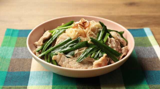 ニラがシャキシャキ!節約レシピ!やみつき絶品そうめんチャンプルーの豚肉で簡単作り方。 12 ニラがシャキシャキ!節約レシピ!やみつき絶品そうめんチャンプルーの豚肉で簡単作り方。 IMG 9959 ニラがシャキシャキ!節約レシピ!やみつき絶品そうめんチャンプルーの豚肉で簡単作り方。