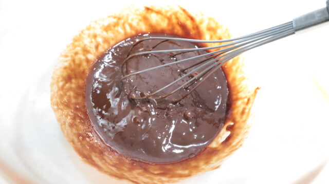 材料3つで10分で完成!レンジで人気のしっとり濃厚ガトーショコラの簡単レシピ。生クリームなし!小麦粉なし! 9 材料3つで10分で完成!レンジで人気のしっとり濃厚ガトーショコラの簡単レシピ。生クリームなし!小麦粉なし! IMG 1508 材料3つで10分で完成!レンジで人気のしっとり濃厚ガトーショコラの簡単レシピ。生クリームなし!小麦粉なし!