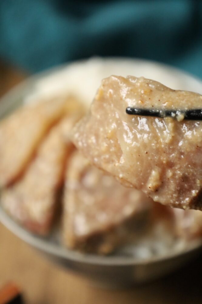 魔法のタレで絶品!ぶりのごま塩こうじ漬け丼の作り方 4 魔法のタレで絶品!ぶりのごま塩こうじ漬け丼の作り方 IMG 2655s 魔法のタレで絶品!ぶりのごま塩こうじ漬け丼の作り方