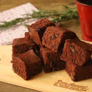 10分で完成!もちふわ米粉ダブルチョコ蒸しパンのレンジで簡単作り方。卵なし小麦粉なしのバレンタインレシピ