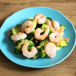 ぷりぷりエビとブロッコリーのオーロラソースのサラダ