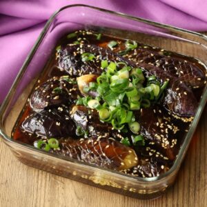 なすの大量消費に!人気のなすの揚げびたしの作り置きレシピ。めんつゆごま油で簡単!フライパンでまるでプロの味。