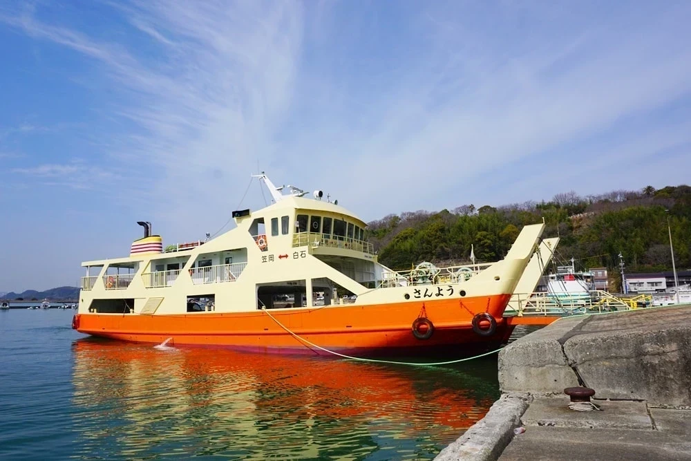 笠岡諸島への行き方ガイド ~ フェリー・旅客船の乗り方、港までの行き方、運賃などを解説